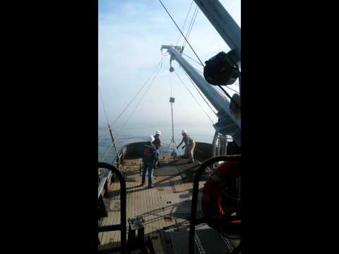 Testing a New Marine Acoustic Tag System: Deploying Hydrophone Mounts